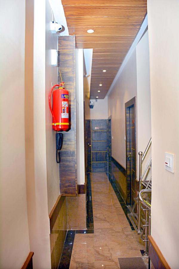 Hotel Nest N Rest - Bombaim Exterior foto