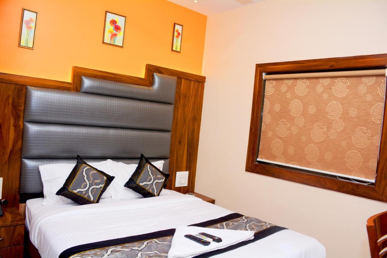 Hotel Nest N Rest - Bombaim Exterior foto