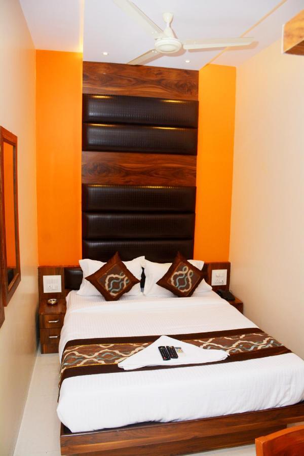 Hotel Nest N Rest - Bombaim Exterior foto