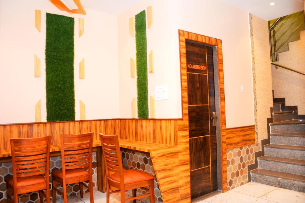 Hotel Nest N Rest - Bombaim Exterior foto