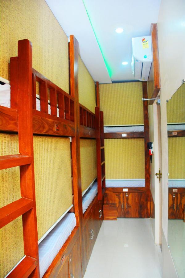 Hotel Nest N Rest - Bombaim Exterior foto
