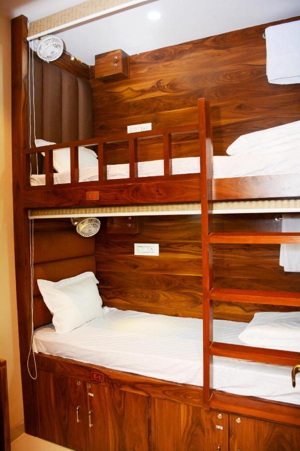 Hotel Nest N Rest - Bombaim Exterior foto