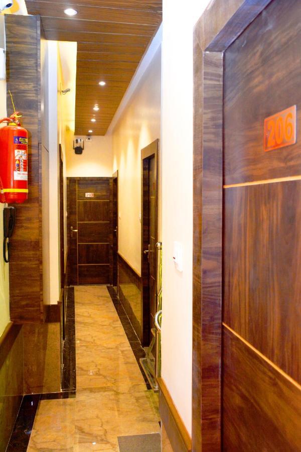 Hotel Nest N Rest - Bombaim Exterior foto