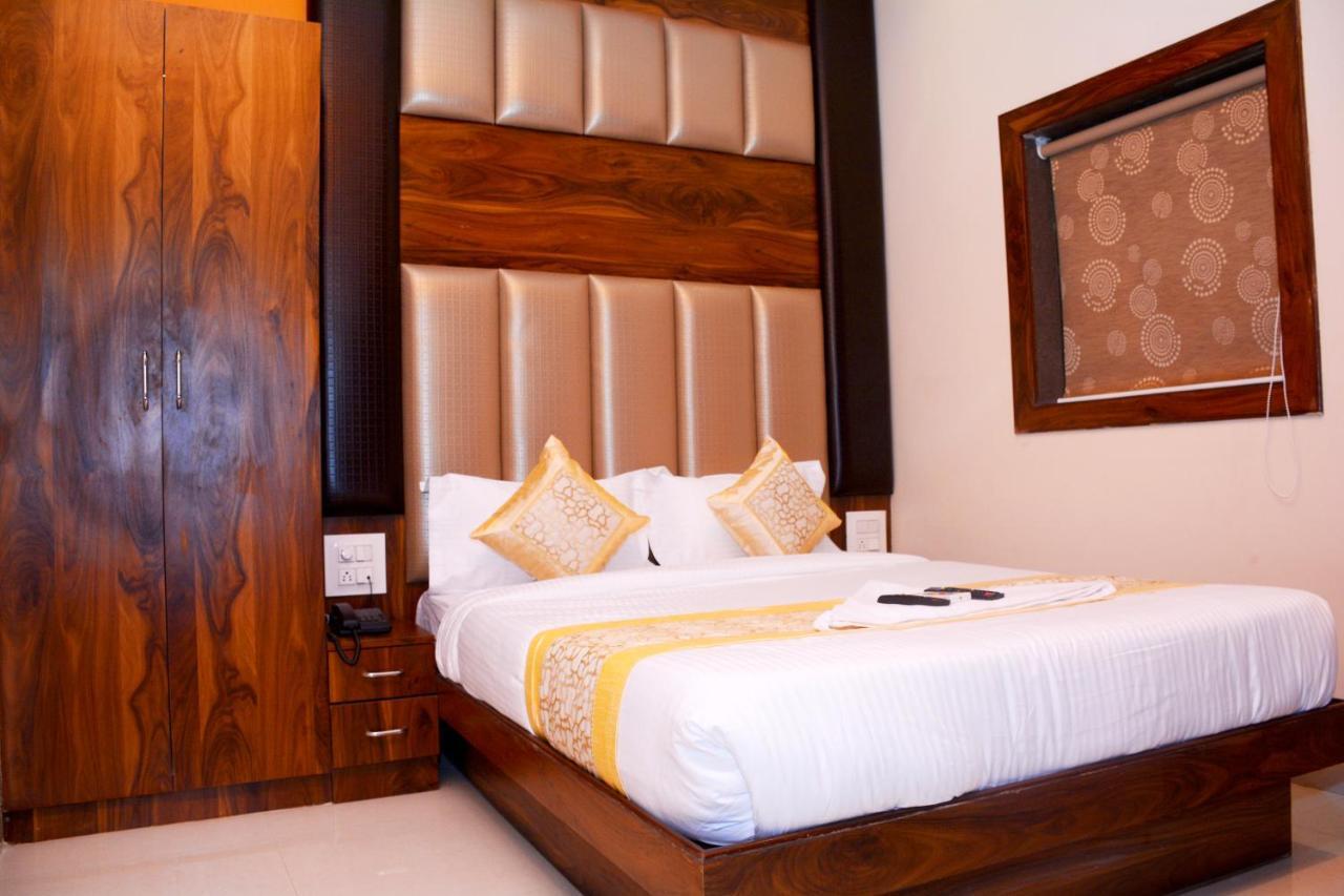 Hotel Nest N Rest - Bombaim Exterior foto